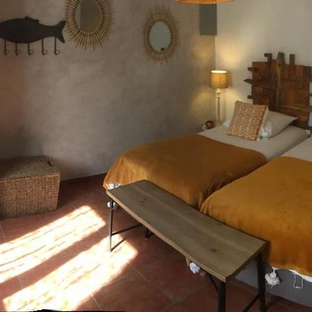 Mazet Provencal Hotel Saint-Gilles  Buitenkant foto