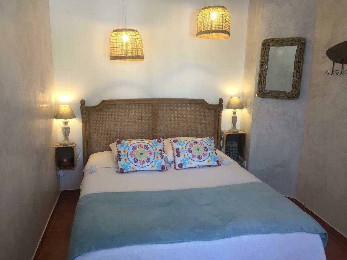Mazet Provencal Hotel Saint-Gilles  Buitenkant foto