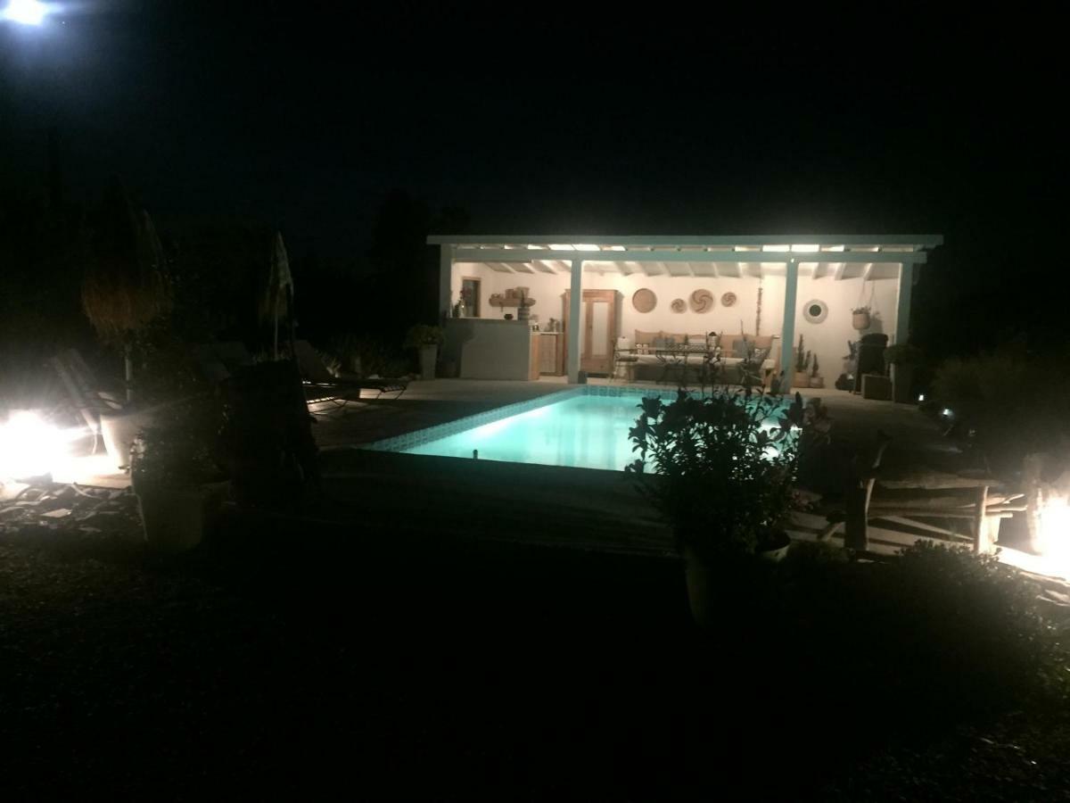 Mazet Provencal Hotel Saint-Gilles  Buitenkant foto