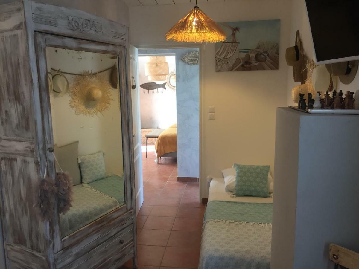 Mazet Provencal Hotel Saint-Gilles  Buitenkant foto