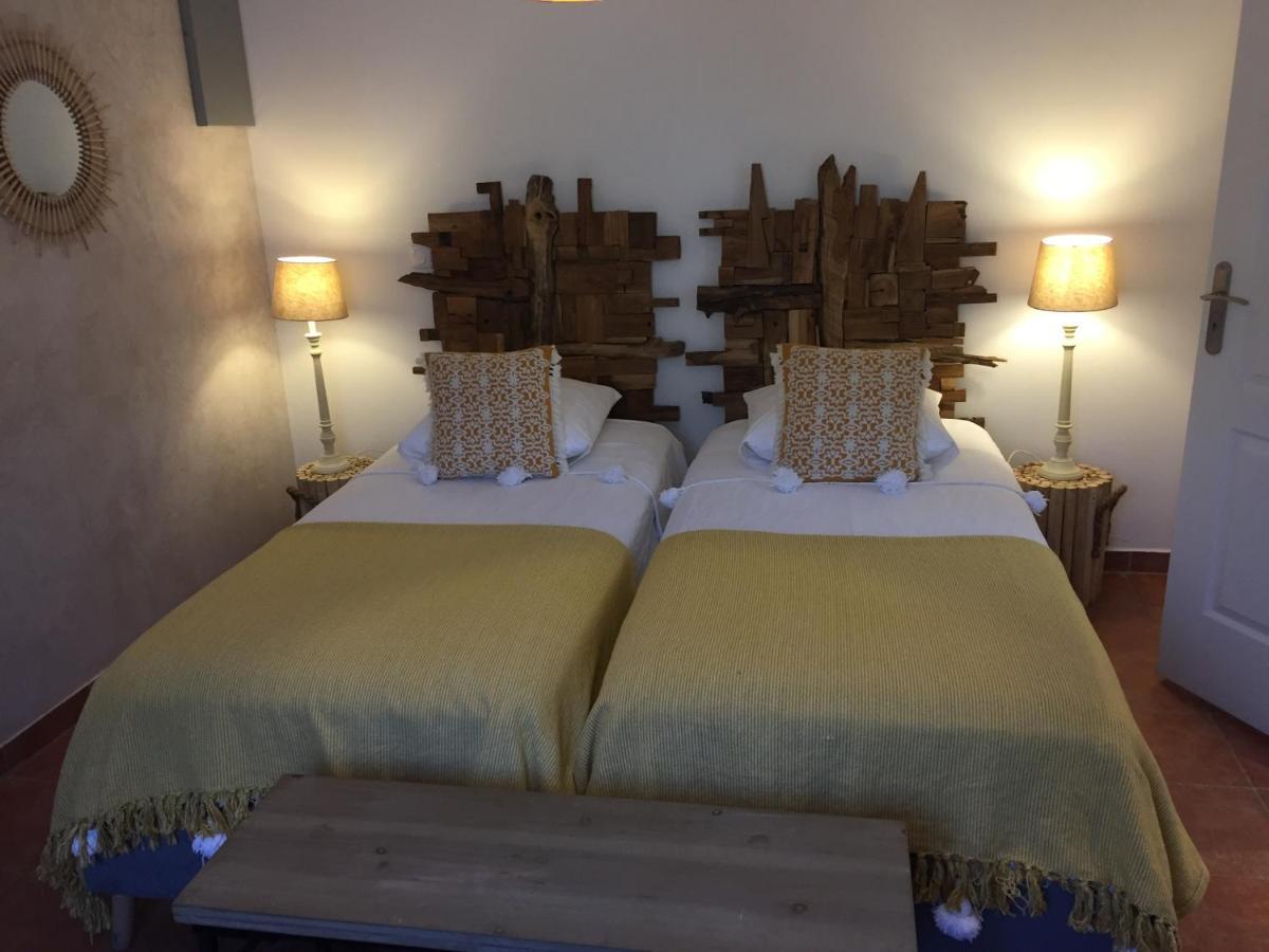 Mazet Provencal Hotel Saint-Gilles  Buitenkant foto